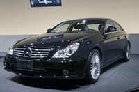 
	TOP写真は「CLS500」、ブラックボディは「CLS55AMG」。
	 