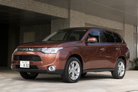 「スポーティーだが乗り心地が硬い」という従来型の評価を受け、新型「アウトランダー」はその長所を生かしつつ、バランスを調整する方向で開発が進められた。