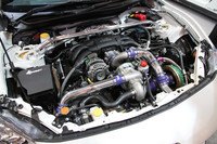 「HKS」のスーパーチャージドキットを装着した「KANSAIサービス」の「トヨタ86」。約50psアップするが、キットが品薄状態でバックオーダーを抱えているとのこと。