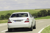 メルセデス、2009年夏発売のハイブリッド車を披露【パリサロン08】の画像