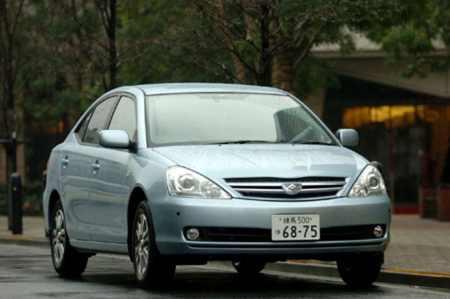 【スペック】全長×全幅×全高＝4565×1695×1470mm／ホイールベース＝2700mm／車重＝1170kg／駆動方式＝FF／1.8リッター直4DOHC16バルブ（132ps/6000rpm、17.3kgm/4200rpm）／価格＝201万6000円（テスト車＝243万2850円）