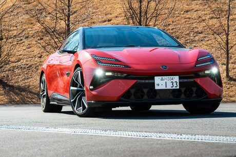 最高出力900PSオーバーのハイパフォーマンスBEV（電気自動車）「ロータス・エメヤR」に試乗。グローバルな...