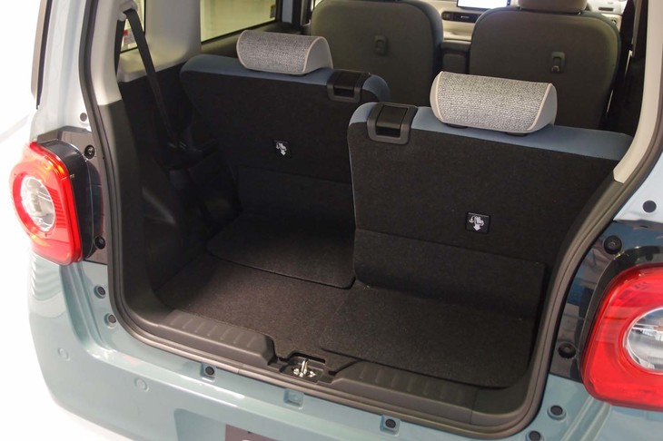 ダイハツ・ムーヴ キャンバス ストライプス（ラゲッジスペース）