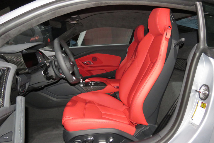 アウディR8 V10 RWS（シート）