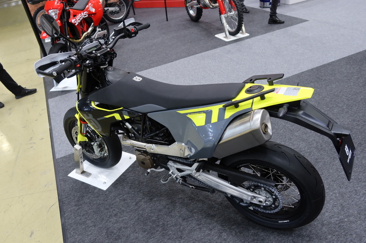 ハスクバーナ701スーパーモト