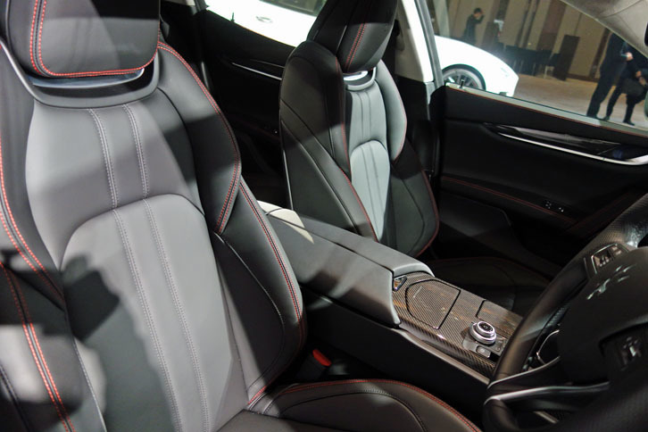 マセラティ・ギブリSグランスポーツ