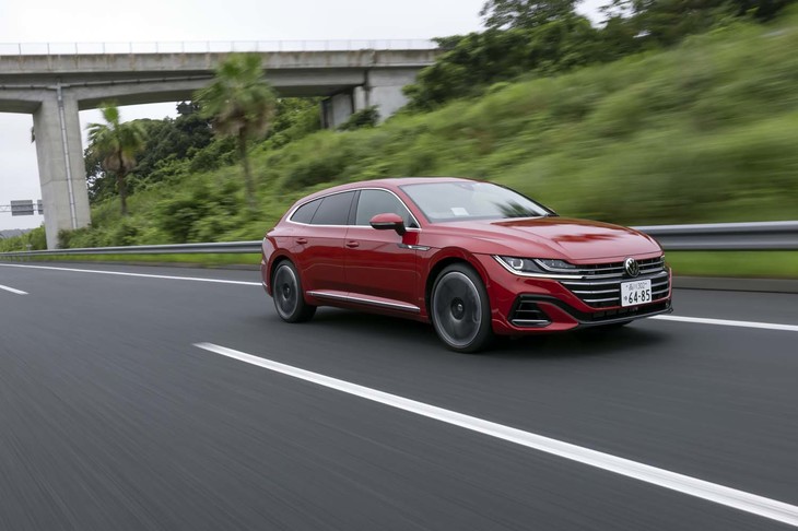 今回はおよそ300kmの距離を試乗。燃費は満タン法、車載燃費計計測ともに、11.2km/リッターを記録した。