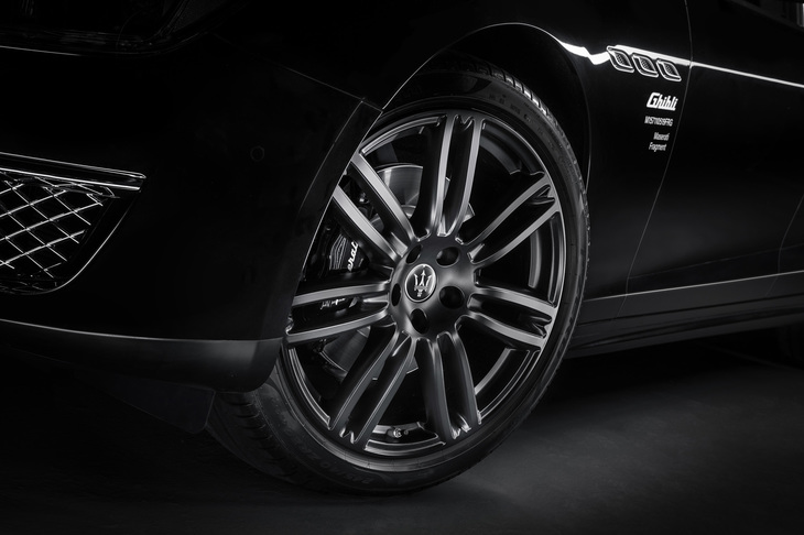 マセラティ・ギブリ オペラネラ（フロントホイール）