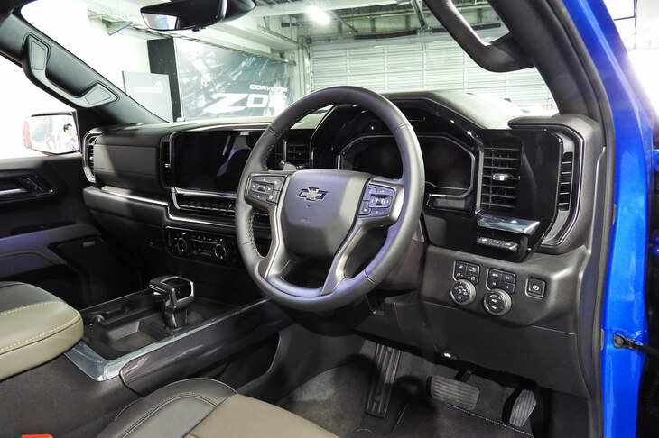 シボレー・シルバラードZR2（インストゥルメントパネルまわり）