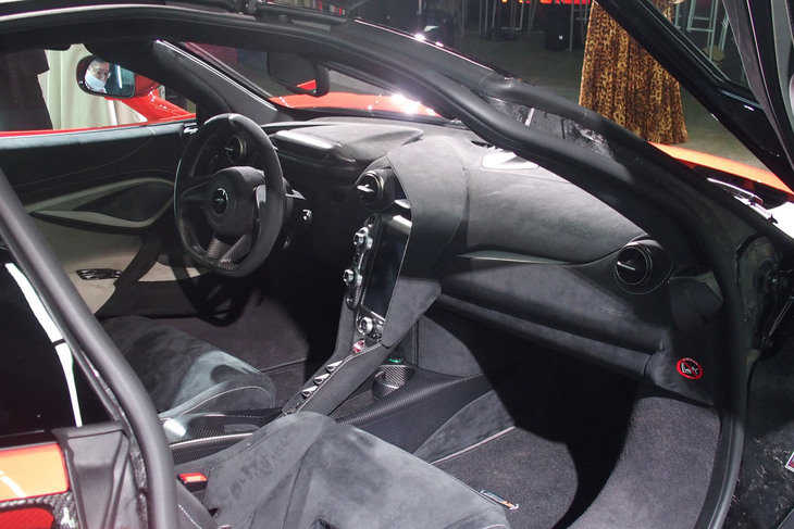 マクラーレン765LT（インテリア）