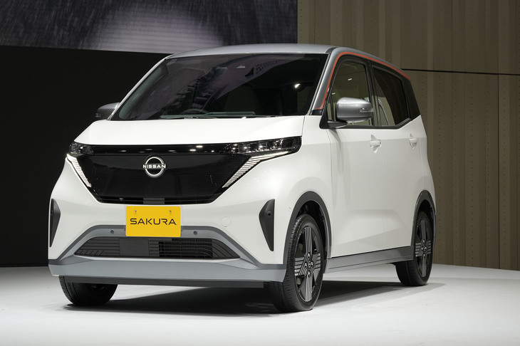 日産の軽電気自動車「サクラ」。容量20kWhの駆動用リチウムイオンバッテリーを搭載する。