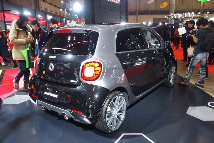 スマートBRABUSフォーフォー エクスクルーシブ