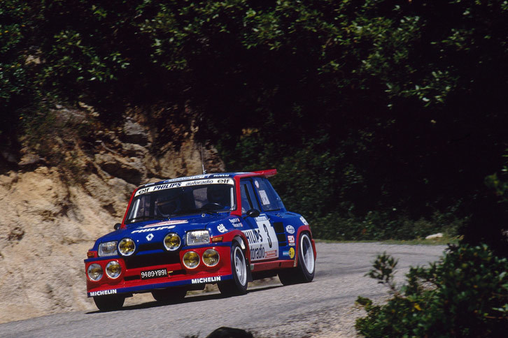 グループBにはアウディやプジョー、ランチアのほかにも、さまざまなメーカーがマシンを送り込んでいた。写真は、1985年のツール・ド・コルスを制したジャン・ラニョッティの「ルノー・サンクターボ」。