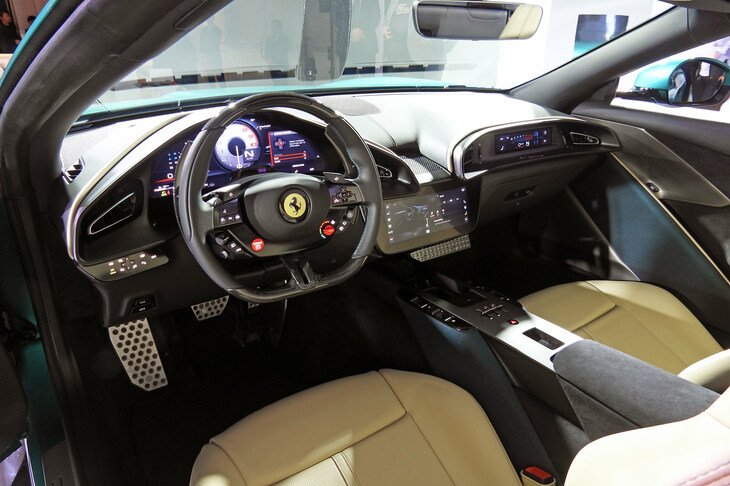 フェラーリ・アマルフィ スパイダー（インストゥルメントパネルまわり）