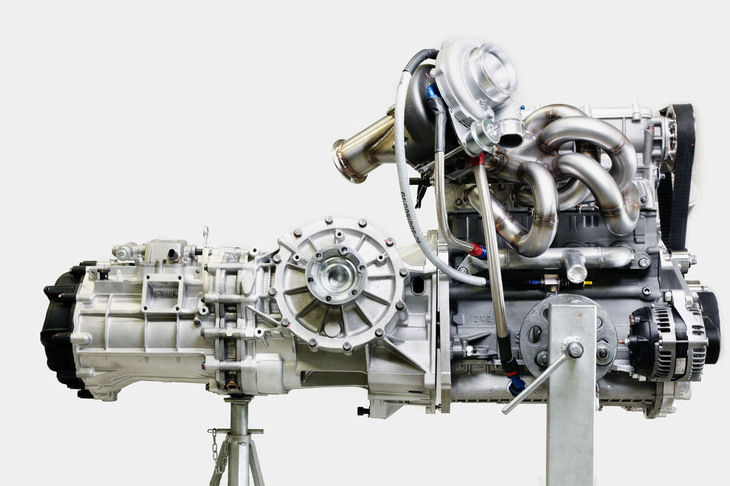 「キメラEVO37」の2.2リッター直4エンジンは、ターボとスーパーチャージャーの併用で過給される。ちなみに最高出力は505PS。