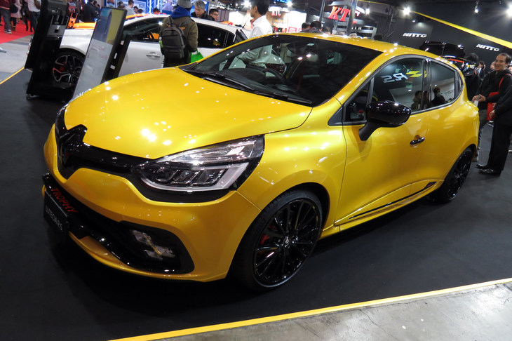 ルノー・ルーテシア ルノースポール トロフィー アクラポヴィッチ