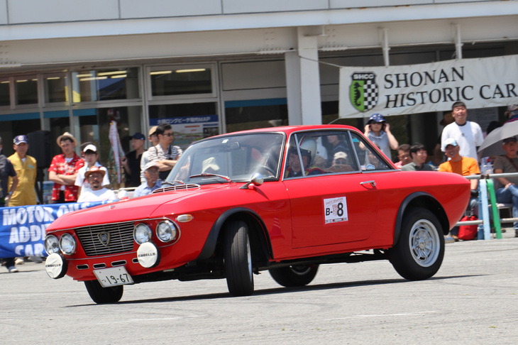 Bクラスに出走した「ランチア・フルビア クーペ ラリー1.3」。これも初期型（シリーズ1）である。