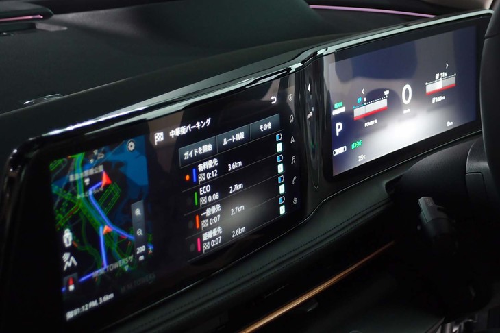 日産アリア（センターモニターおよびメーターパネル）