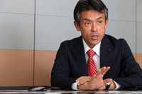 「エクリプス クロス」の仕上がりは上々。「新しい三菱の世界観をお客さまに実感いただけるクルマに仕上がったと思っています」と山内氏。
	 