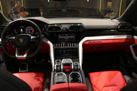 ランボルギーニ、高性能SUVの「ウルス」を日本初公開の画像