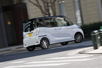 JC08モードにおける燃費は、20.4～22.2km/リッター。FF車については、自然吸気モデルが22.0km/リッター、ターボモデルが22.2km/リッターと、後者の方が数値が高い。