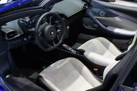 「アルトゥーラ スパイダー」のコックピットの様子。