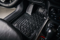 オフロード性能を強化した限定車　「ジープ・コンパス トレイルホーク」発売の画像