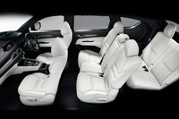 マツダ、3列シートSUV「CX-8」に7人乗り本革仕様を追加の画像