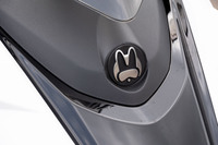 フェアリングを飾るウサギのエンブレム。フェローは中国のHYT Moto社のブランドで、創設者はホンダでバイクの開発に携わった経歴の持ち主だ。