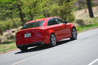 「A3セダン」と比べると、フロントが20mm、リアが14mm、それぞれトレッドが拡大されている。