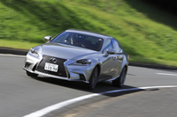 レクサスIS200t“Fスポーツ”