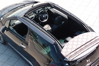 キャンバストップは、120km/h以下の速度であれば走行中でも開閉可能。