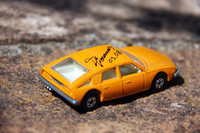 サイン入りになったマッチボックス製「BMC1800」。