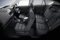 ドライバーオリエンテッドなデザインが採用されたインテリア。カラーリングは黒系で統一される。