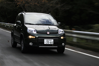 メーカー発表の燃費（EU基準・複合サイクル）は4.7リッター/100km。換算すると、約21.3km/リッターに相当する。今回のテストでは160kmあまりを走り、総平均で19.7km/リッターという数値を得た。