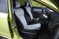 ツートンカラーの内装色も、ハイブリッドの特徴。