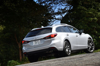 現行型の「アテンザ」は、2012年11月にセダンとワゴンの2タイプでデビュー。2016年8月に、そのマイナーチェンジ版が発売された。