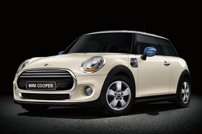 「MINIクーパー オプションパッケージ『Speedwell Blue』装着車」
