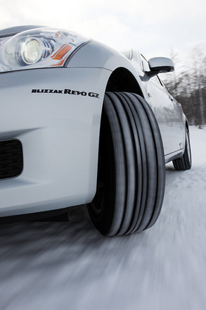 ブリヂストンの最新スタッドレス「BLIZZAK REVO GZ」を試す 【ニュース 