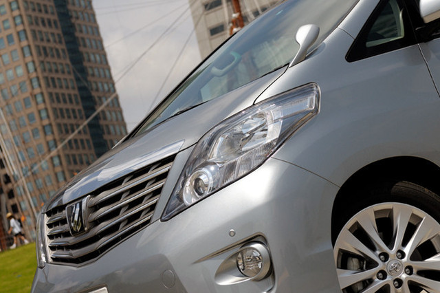 20系後期仕様　22年式　240sリミテッド トヨタ・アルファード240S（FF/CVT）【ブリーフテスト】 トヨタ