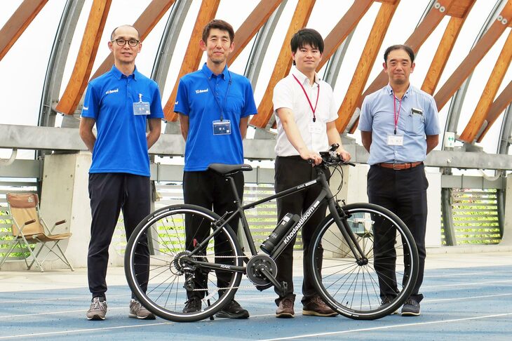 今回の取材で話を伺った、ホンダおよびワイ・インターナショナルのメンバー。写真向かって左から、ワイ・インターナショナルの永平宏行氏、青木亮輔氏、本田技術研究所の野村真成氏、服部 真氏。