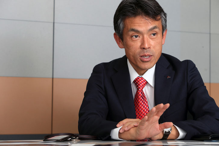 「エクリプス クロス」の仕上がりは上々。「新しい三菱の世界観をお客さまに実感いただけるクルマに仕上がったと思っています」と山内氏。
	 