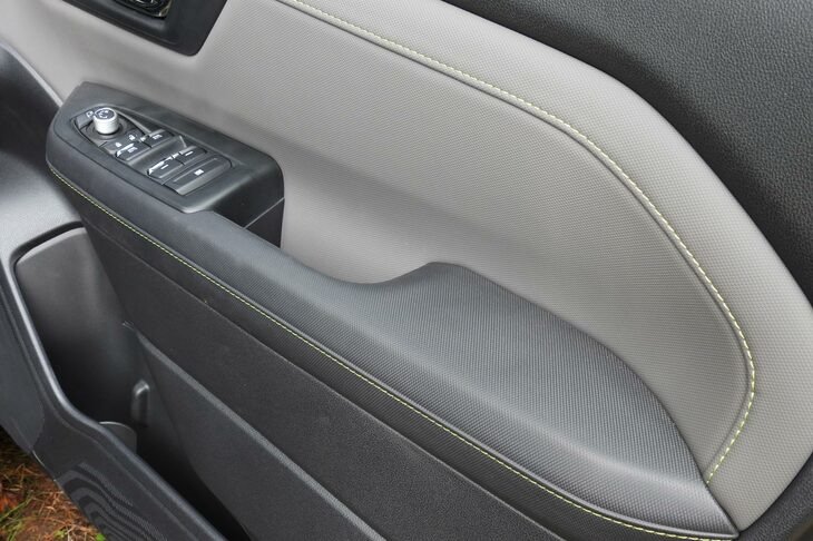 スバル・フォレスターX-BREAK S：HEV EX（フロントドアトリム）