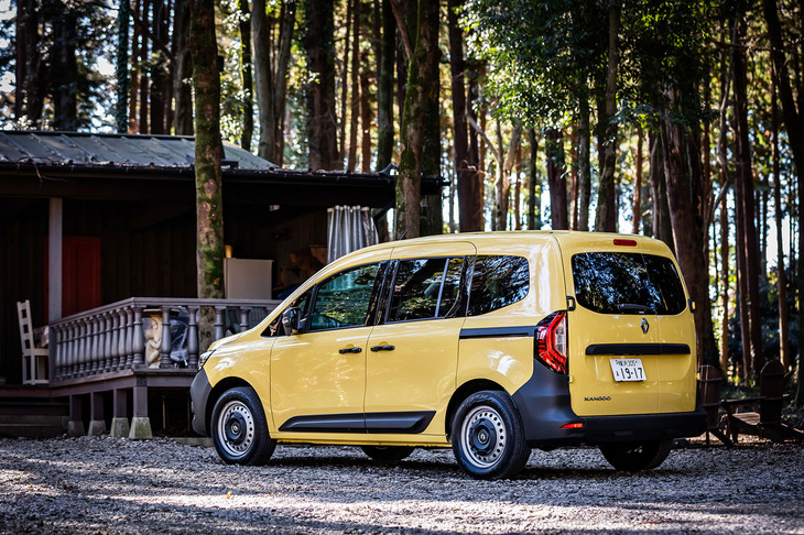 エントリーグレードの「ゼン」を除くと、ほとんど装備に差異がない新型「カングー」。自身の好みや使い方を考慮して、「クレアティフ」か「インテンス」か、ガソリン車かディーゼル車かを選べばいいだろう。（写真：花村英典）