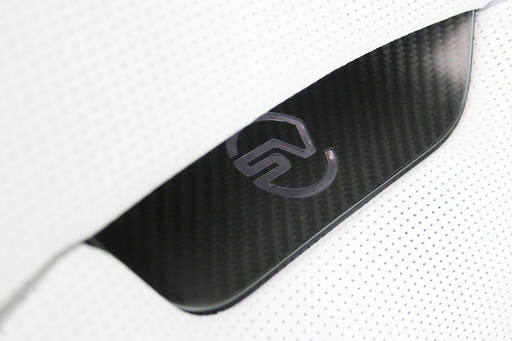 レンジローバー・スポーツSVエディションワン（「SV」ロゴ）