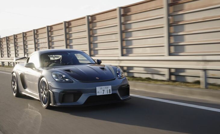 ポルシェ718ケイマンGT4 RS
