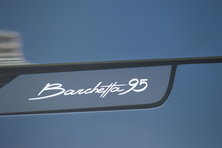 ピニンファリーナB95（サイドのエンブレム）