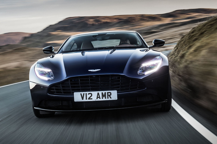 アストンマーティンDB11 AMR