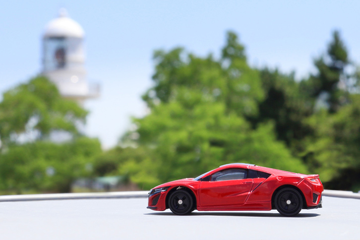 世界のスーパーカーに比肩する動力性能を持ちながら、JC08モードで12.4km/リッターという燃費性能をかなえているのもハイブリッド機構を搭載した「NSX」の特徴となっている。（写真＝荒川正幸）