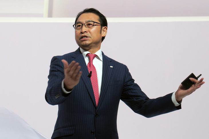 BYDの歴史や日本との関係を語る劉社長。価格やインフラなどといったEV普及の障壁を乗り越え、カーボンニュートラル社会の実現に寄与したいと語った。